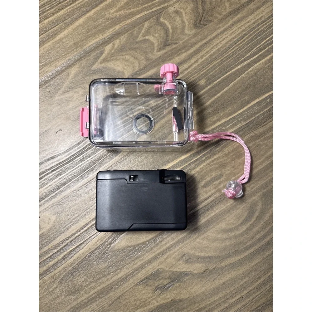 35mm Underwater‎ Camera Pink Focus Free 28mm Lens Vintage Retro Style Reusable